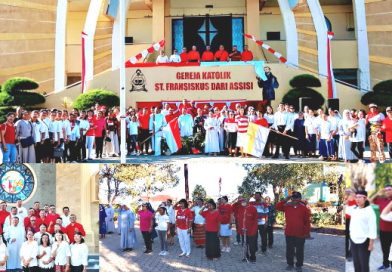 Umat Paroki Santu Fransiskus dari Asisi Kolhua Gelar Upacara HUT ke-81 Kemerdekaan RI Umat Paroki Santu Fransiskus dari Asisi Kolhua Gelar Upacara HUT ke-81 Kemerdekaan RI