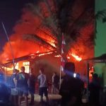 Kebakaran Hebat Melanda Asrama Tentara Kuanino Kupang, Api Cepat Menjalar ke Sejumlah Rumah Kebakaran melanda Asrama Tentara Kuanino Kota Kupang
