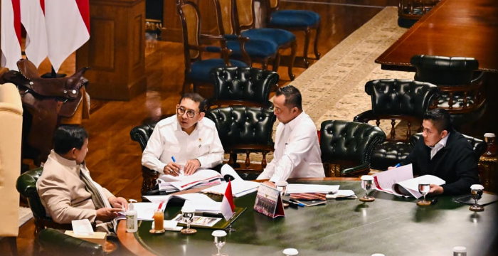 Presiden Prabowo Terima Menteri Kebudayaan Bahas Usulan Gelar, Tanda Jasa, dan Tanda Kehormatan Presiden Prabowo Terima Menteri Kebudayaan Bahas Usulan Gelar, Tanda Jasa, dan Tanda Kehormatan